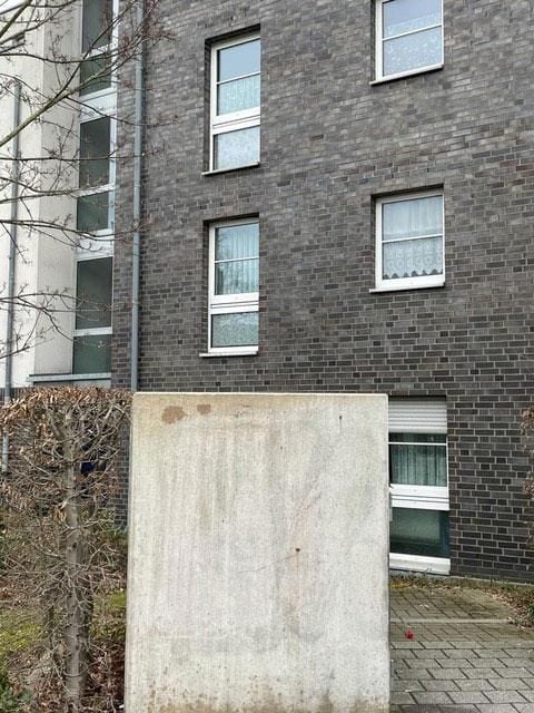 Nachher: Graffiti auf einem Betonblock
